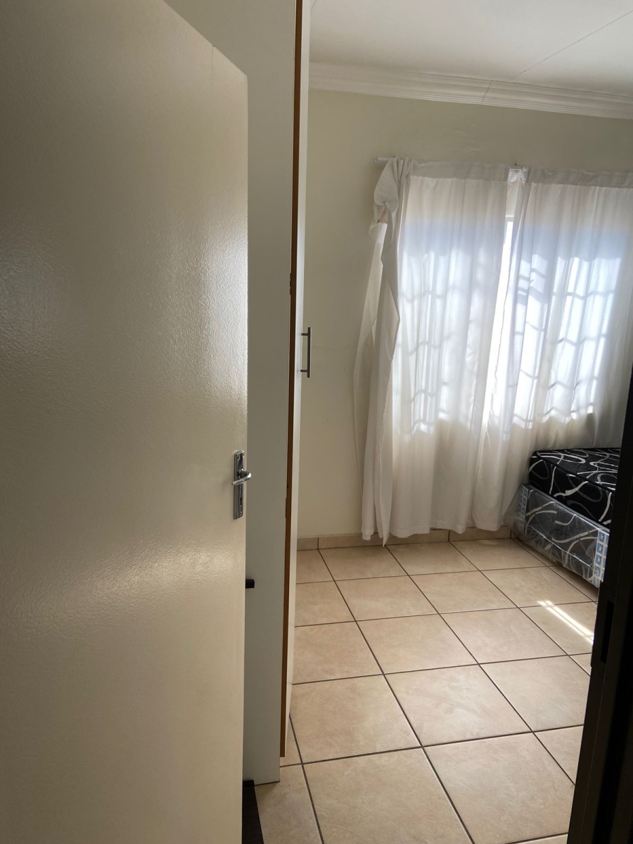 To Let 2 Bedroom Property for Rent in Dassie Rand North West